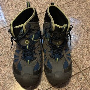 Kids Merrell Capra Mid Waterproof Boots size 5.5M